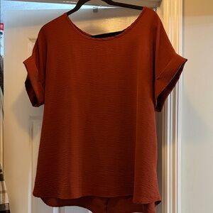 entro Textured Short-Sleeve Blouse in Rust Brown